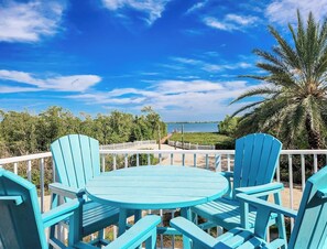 Outdoor dining - Frigate's Nest extraordinary 8bed/8bath nightly rental with dockage & private pool (Little Torch Key)