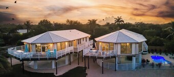 Frigate's Nest extraordinary 8bed/8bath nightly rental with dockage & private pool
