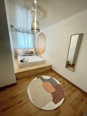 3 bedrooms, iron/ironing board, travel cot, WiFi