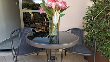 Kahden hengen standard-huone | Ylelliset vuodevaatteet, silitysrauta/-lauta, ilmainen Wi-Fi