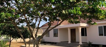 Warm and Cozy 4 bedroom bed and breakfast Inn in serene Itega