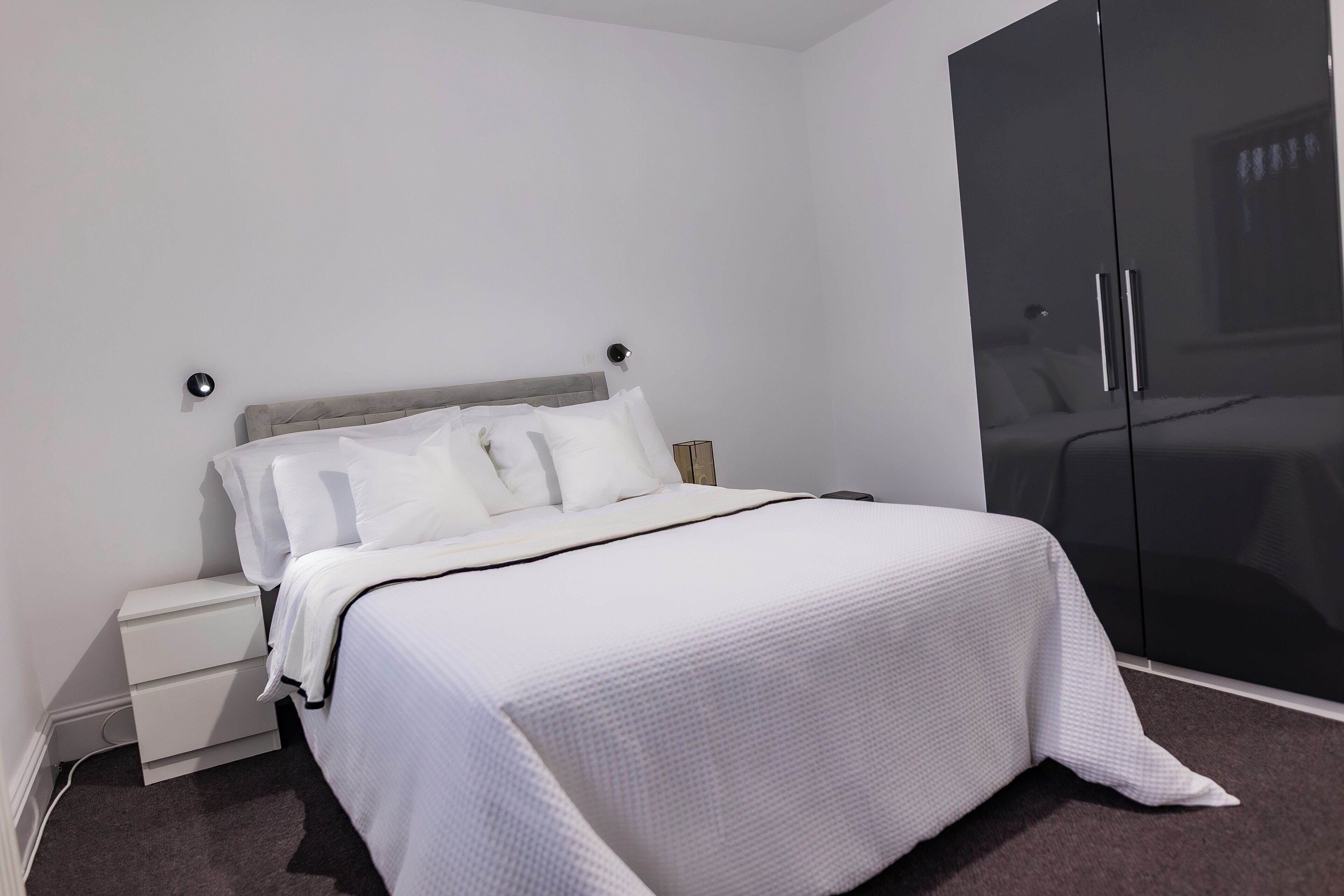 3 kamar tidur, setrika/meja setrika, Wi-Fi gratis, dan seprai linen