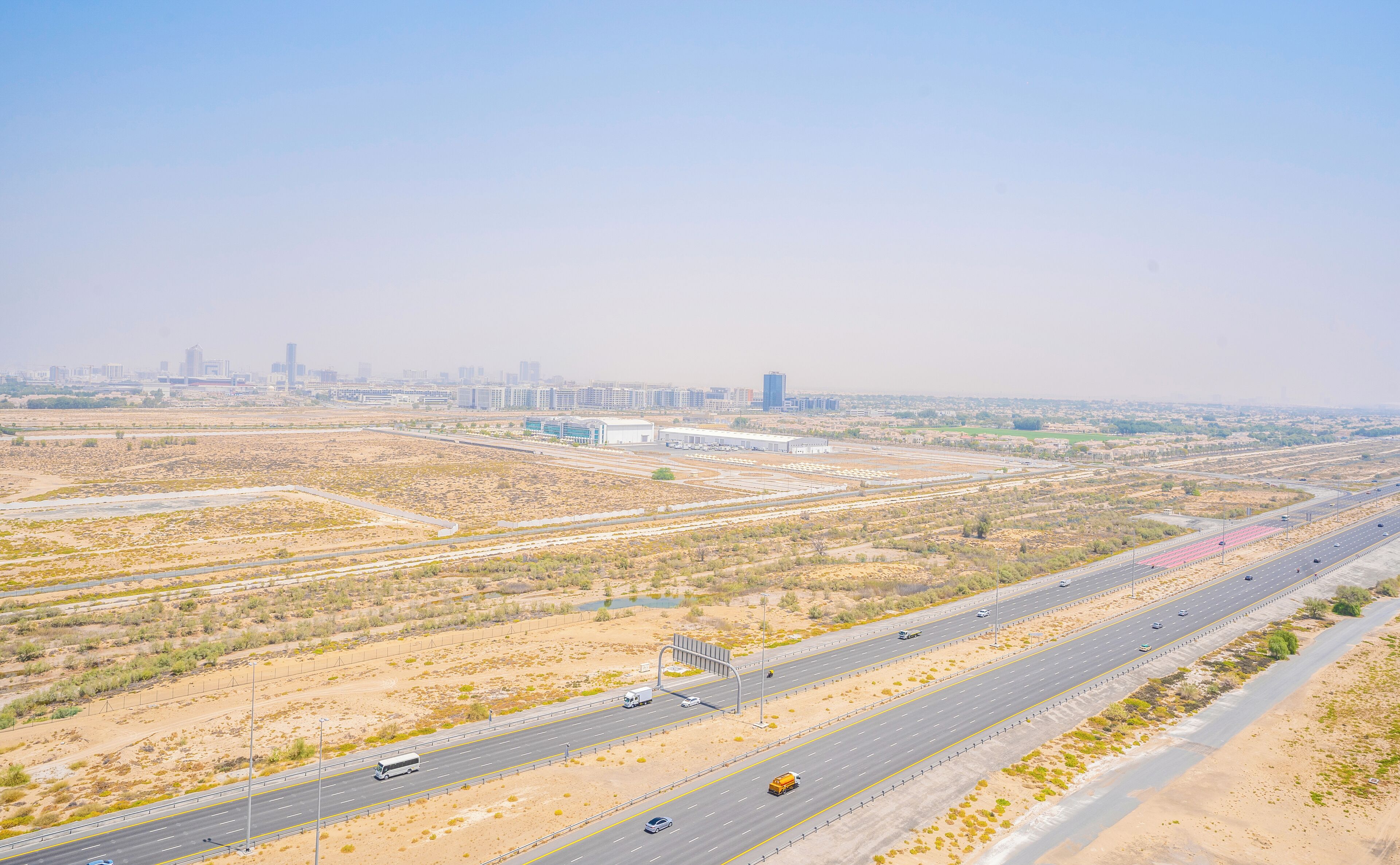 Tanin - Stylish Apartment With Balcony And Cityscape Views