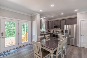 Fridge, microwave, oven, stovetop - Customer Appreciation Year!! See Discount information in Ad (Bryson City)