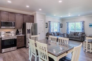 Interior - Hot Tub - Motorcycle Friendly - Mountain View (Bryson City)