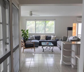 Smart TV, books - Newly-updated, spacious, private foot path to beachfront, stunning ocean views
 (Road Town)