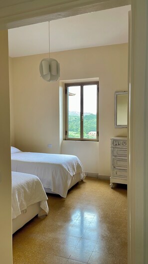 3 Schlafzimmer, Schreibtisch, Bügeleisen/Bügelbrett, kostenloses WLAN