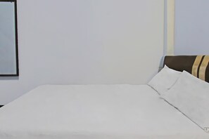 Espace de travail pour ordinateur portable, Wi-Fi gratuit, draps fournis