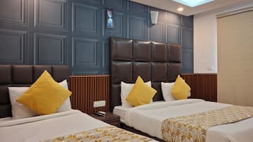 Quarto triplo clássico | Camas com colchões de espuma com sistema de memória