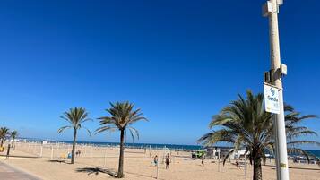 Camastros y toallas de playa