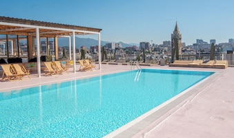 Piscina externa sazonal