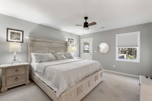 3 bedrooms, iron/ironing board, WiFi, bed sheets - Blue Paradise Club: Golf Community | Hot Tub (Kitty Hawk)