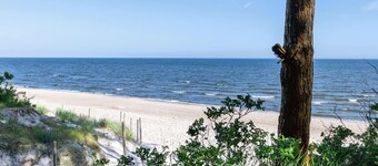 Apartment 70 meters from the beach, with garden. Good equipment