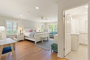 5 bedrooms, free WiFi, bed sheets - East Beach Oasis near Gould's Inlet, sleeps 10 (St Simons Island)