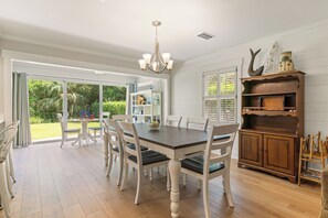 Dining - East Beach Oasis near Gould's Inlet, sleeps 10 (St Simons Island)