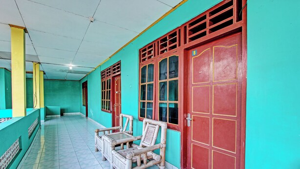 Lobby - SPOT ON 92873 Losmen Parikesit (Parangtritis)