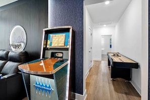 غرفة الألعاب