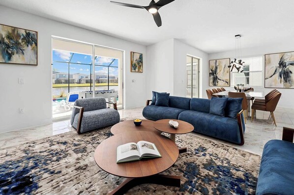 تلفزيون ذكي، ألعاب فيديو، كرة قدم الطاولة، ستيريو