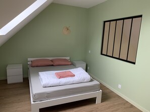 1 bedroom, free WiFi, bed sheets