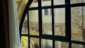 deluxe pool view room | 1 bedroom, Egyptian cotton sheets, premium bedding, memory foam beds
