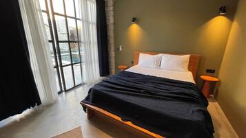 Exclusieve kamer, open haard, uitzicht op zwembad | Lakens van Egyptisch katoen, luxe beddengoed