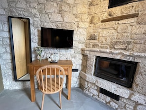 Exclusive Room, Fireplace, Pool View | 1 bedroom, Egyptian cotton sheets, premium bedding, memory foam beds