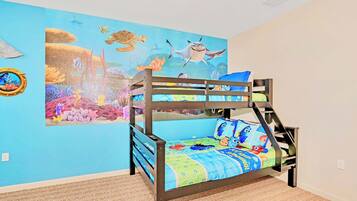 3 slaapkamers, een strijkplank/strijkijzer, gratis wifi, beddengoed