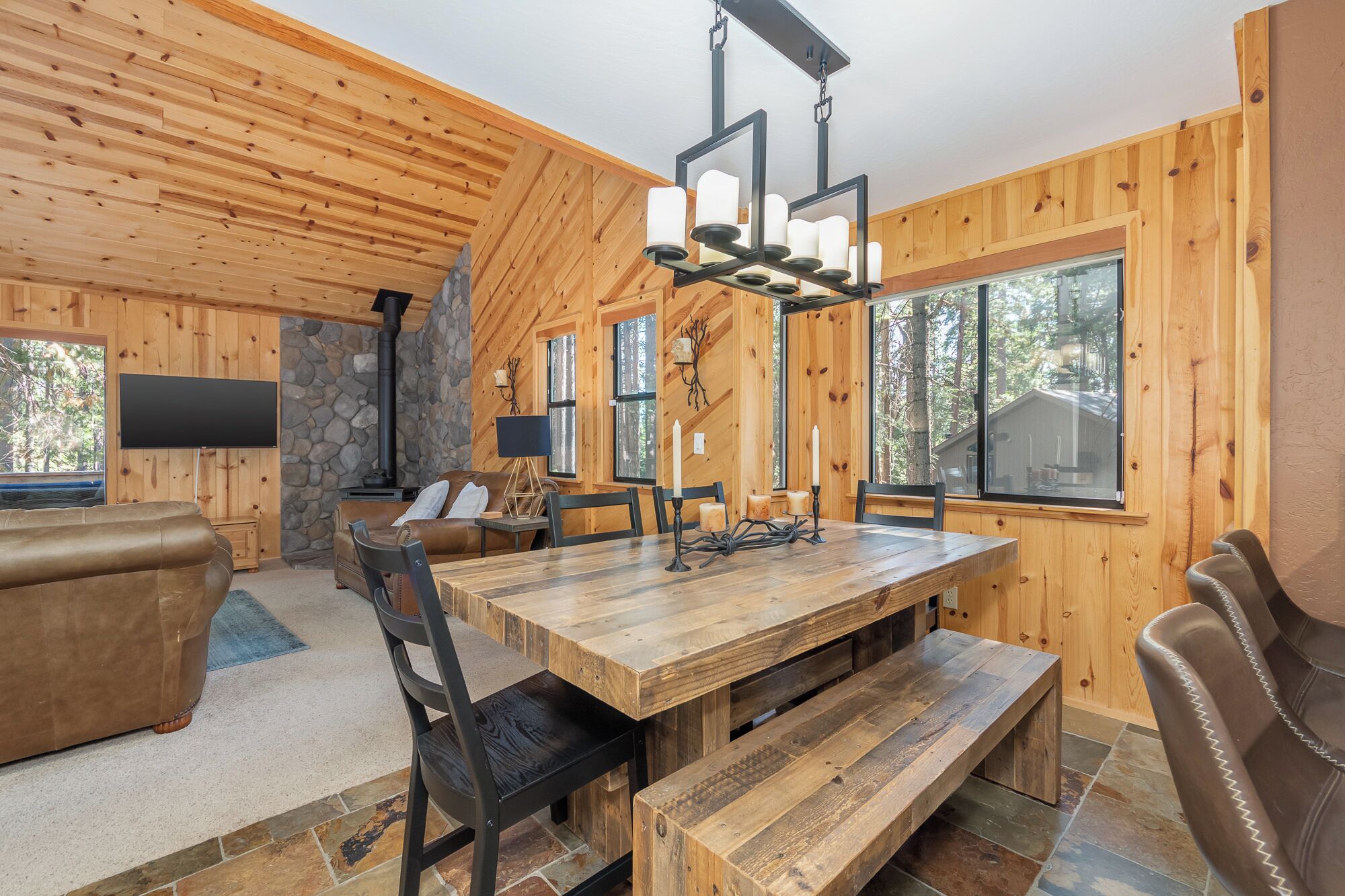 Sugar Pines- Pet Friendly /FREE ACCESS TO POOL AND REC