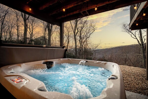 Outdoor spa tub