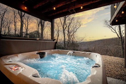 Stunning Views, Hot Tub, Impeccable Design
