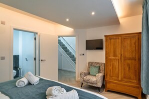 3 bedrooms, free WiFi, bed sheets