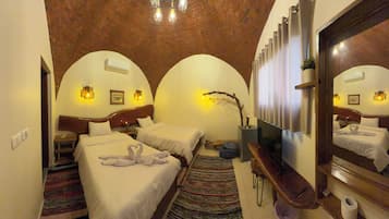 Rom – deluxe | Minibar, individuelt innredet og skrivebord for bærbar PC