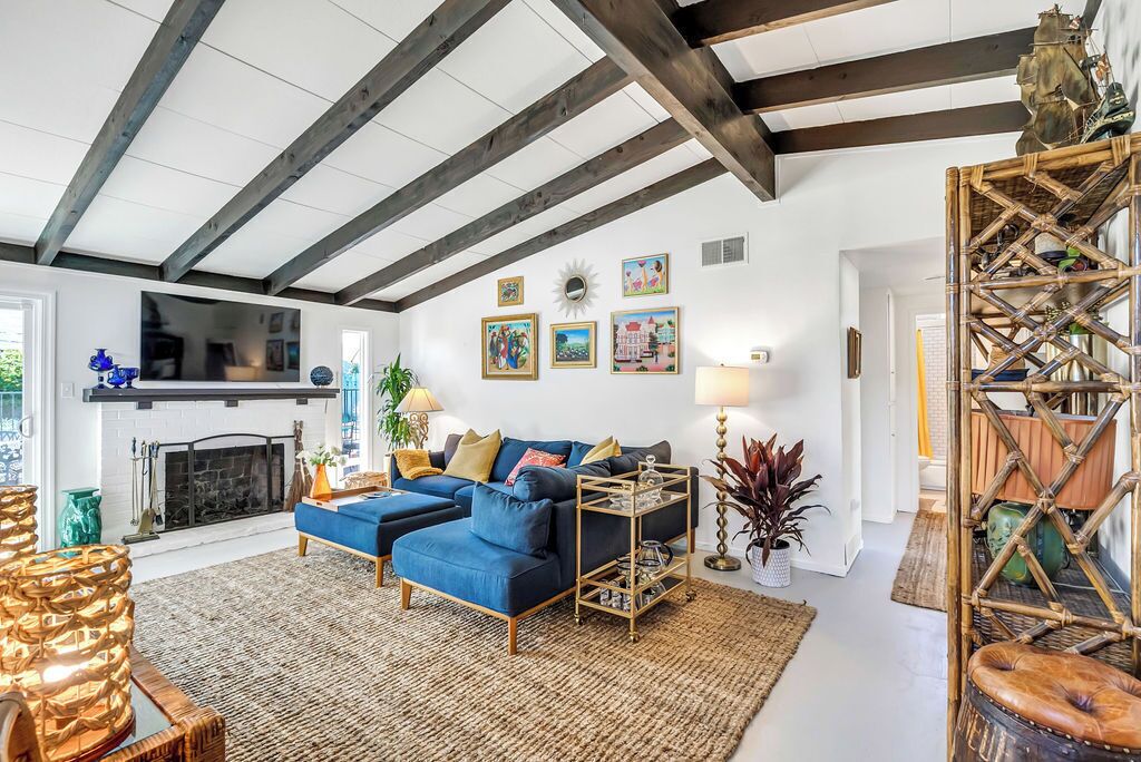 Mid-Century Modern Bungalow *30+ Day Rental*