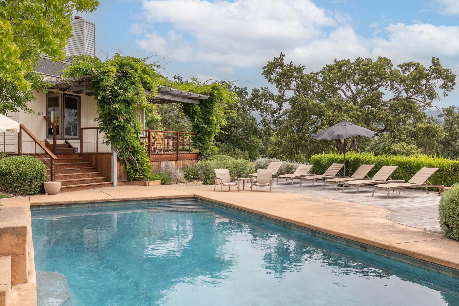 Vineyard and valley views on 3 private acres with pool and cedar hot tub