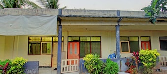 Hotel O Penginapan 3 Bersaudara Near Pasar Sengkol