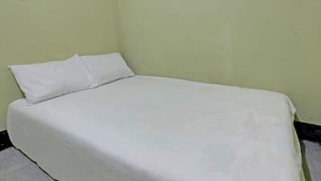 Economy Double Room | Bed sheets
