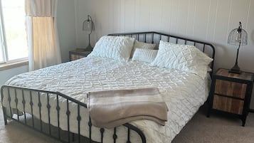 3 bedrooms, bed sheets