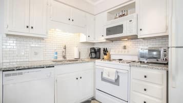 Condo, 2 Bedrooms | Private kitchen | Fridge, oven, coffee/tea maker, toaster