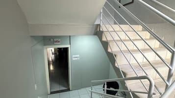 TV de tela plana 32 polegadas com canais digitais