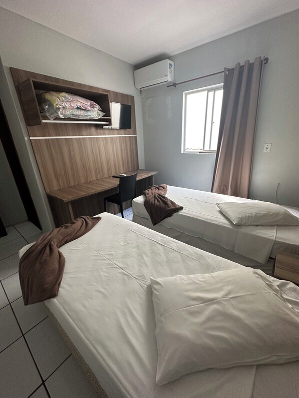 Leilighet – standard, 1 soverom | Skrivebord, skrivebord for bærbar PC og wi-fi (inkludert)