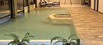 Los Robles Suites