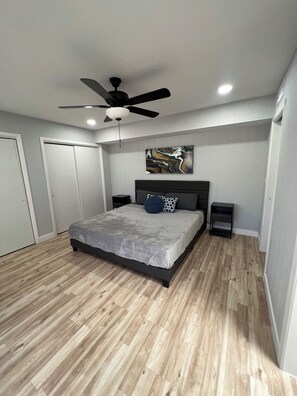 2 habitaciones, tabla de planchar con plancha y wifi gratis