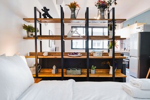 Studio | Dining - Deluxe Double Studio Apartment (Athens)