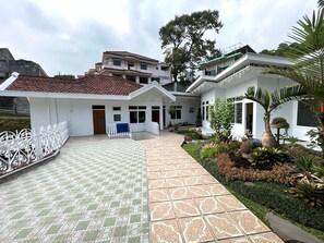 Lobby - OYO LIFE 92844 Penginapan Cibodas (Pasuruan)