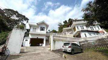 Mặt tiền nơi lưu trú