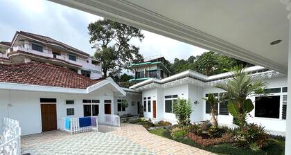 OYO LIFE 92844 Penginapan Cibodas
