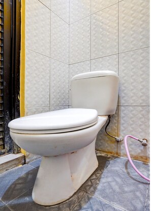 Standard Double Room | Bathroom