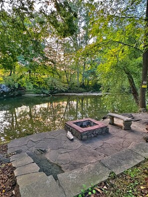 Terrace/patio - Riverfront Cabin! Peaceful family fun only minutes from Dollywood & Attractions (Sevierville)