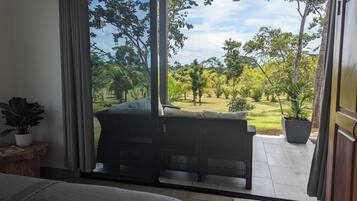 2 bedrooms, in-room safe, iron/ironing board, free WiFi