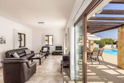 Villa Helena Coral - Three Bedroom Villa, Sleeps 6